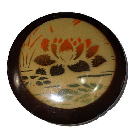 Vintage HTF RareRin Tin Pin Laura Thornhill Celluloid Button/pin Lily Pad Flower - Picture 1 of 4